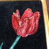 Peinture bouquet de tulipes rouges sur velours noir encadrement bois doré 1968 par Hello Broc brocante en ligne