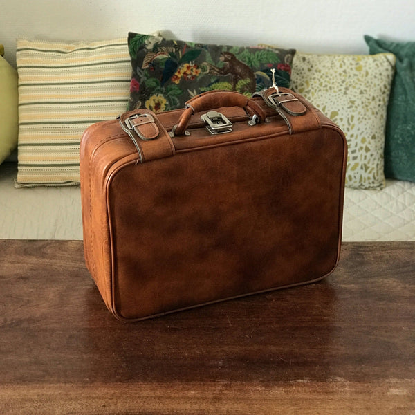 Petite valise vintage en cuir 42 x 32 x 16,5 cm par Hello Broc brocante en ligne