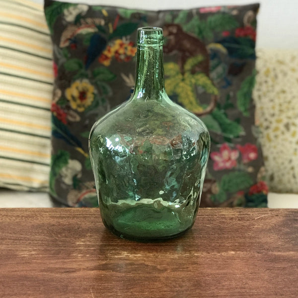 Bouteille décorative en verre moulé vert de 2 litres par Hello Broc brocante en ligne