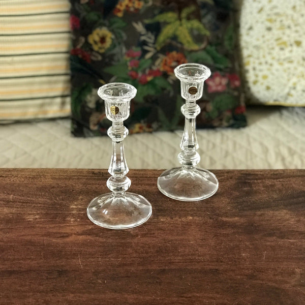 Magnifique paire de bougeoirs hauts en cristal d'Arques, chandeliers vintage années 80 / 90 par Hello Broc brocante en ligne