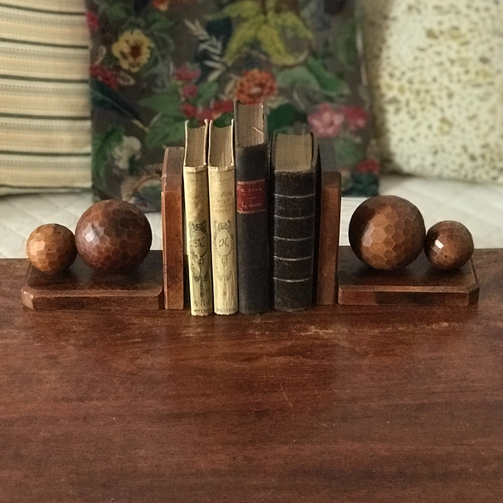 Paire de serre-livres en bois balle de golf et boule facettée style Art Déco par Hello Broc brocante en ligne