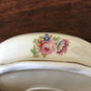 Grande boîte ronde et plate / bonbonnière en porcelaine de Limoges décor roses par Hello Broc brocante en ligne