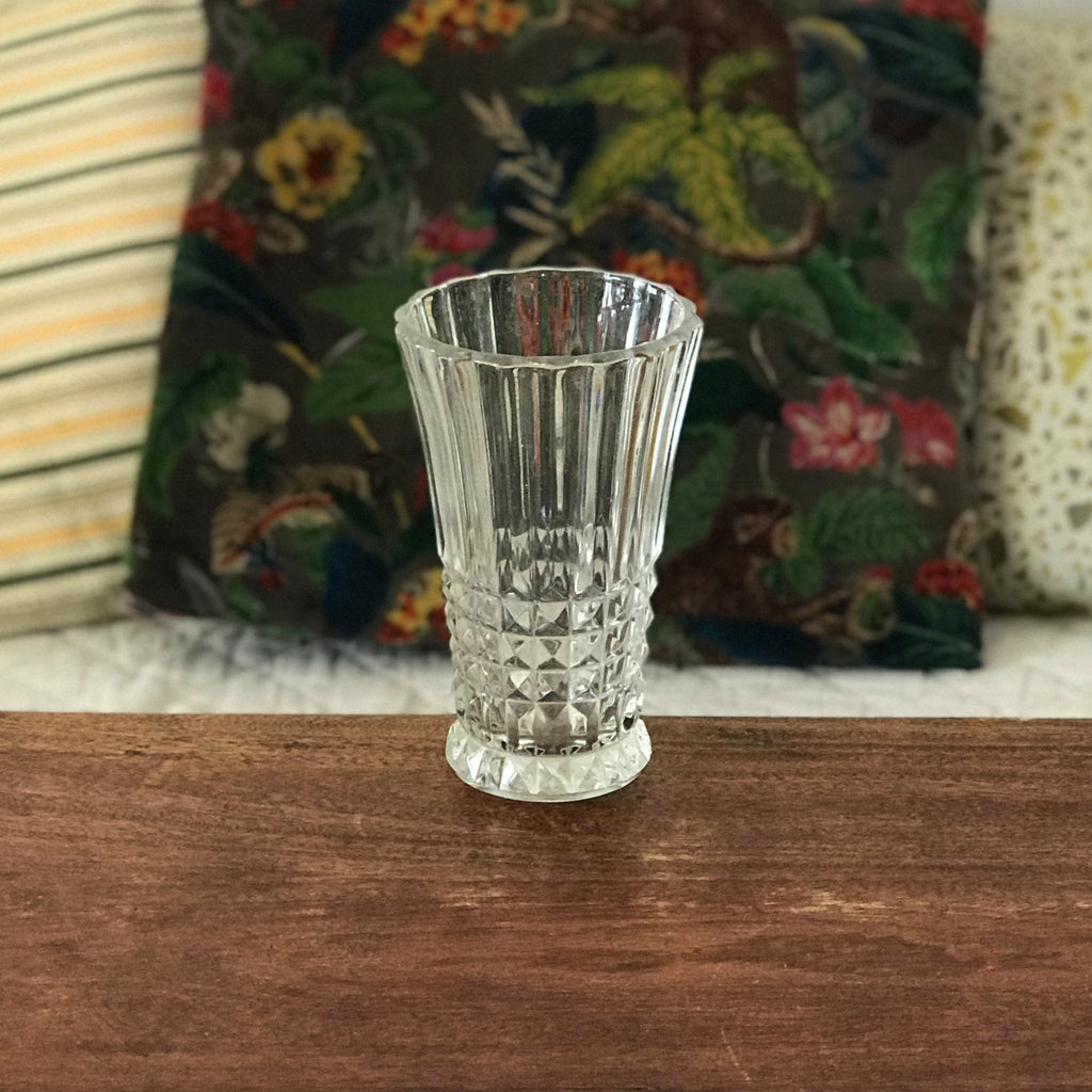 Vase cornet en verre moulé pointe de diamant par Hello Broc brocante en ligne