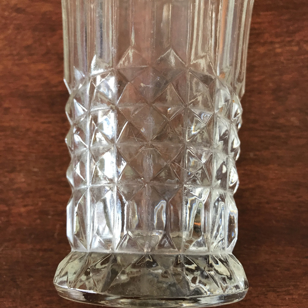 Vase cornet en verre moulé pointe de diamant par Hello Broc brocante en ligne