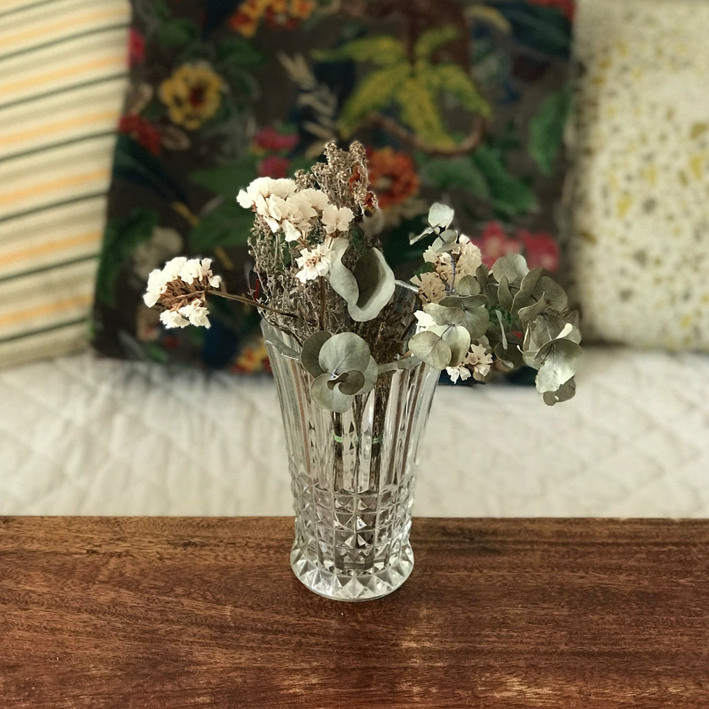 Vase cornet en verre moulé pointe de diamant par Hello Broc brocante en ligne