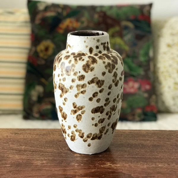 Vase en grès beige gris tâcheté marron Scheurich par Hello Broc brocante en ligne