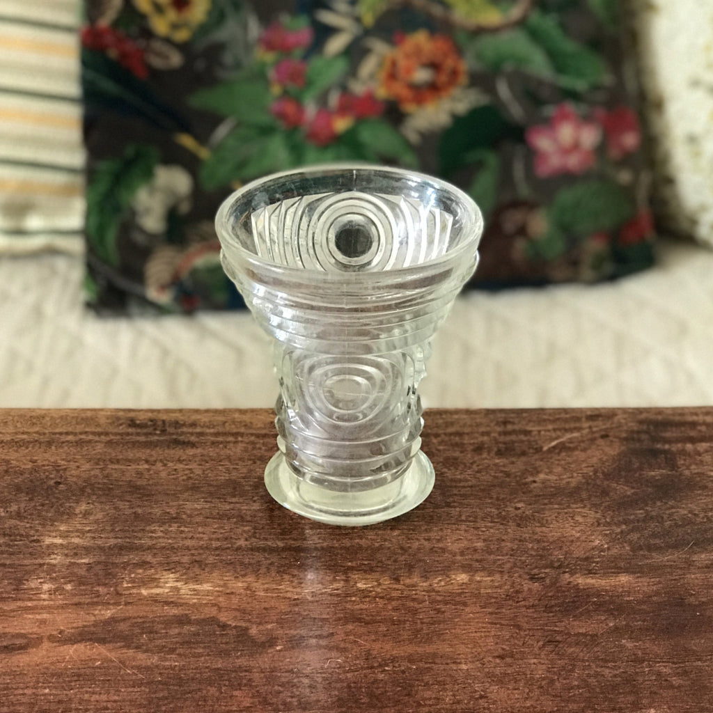 Petit vase évasé en cristal moulé hauteur de 14 cm par Hello Broc brocante en ligne