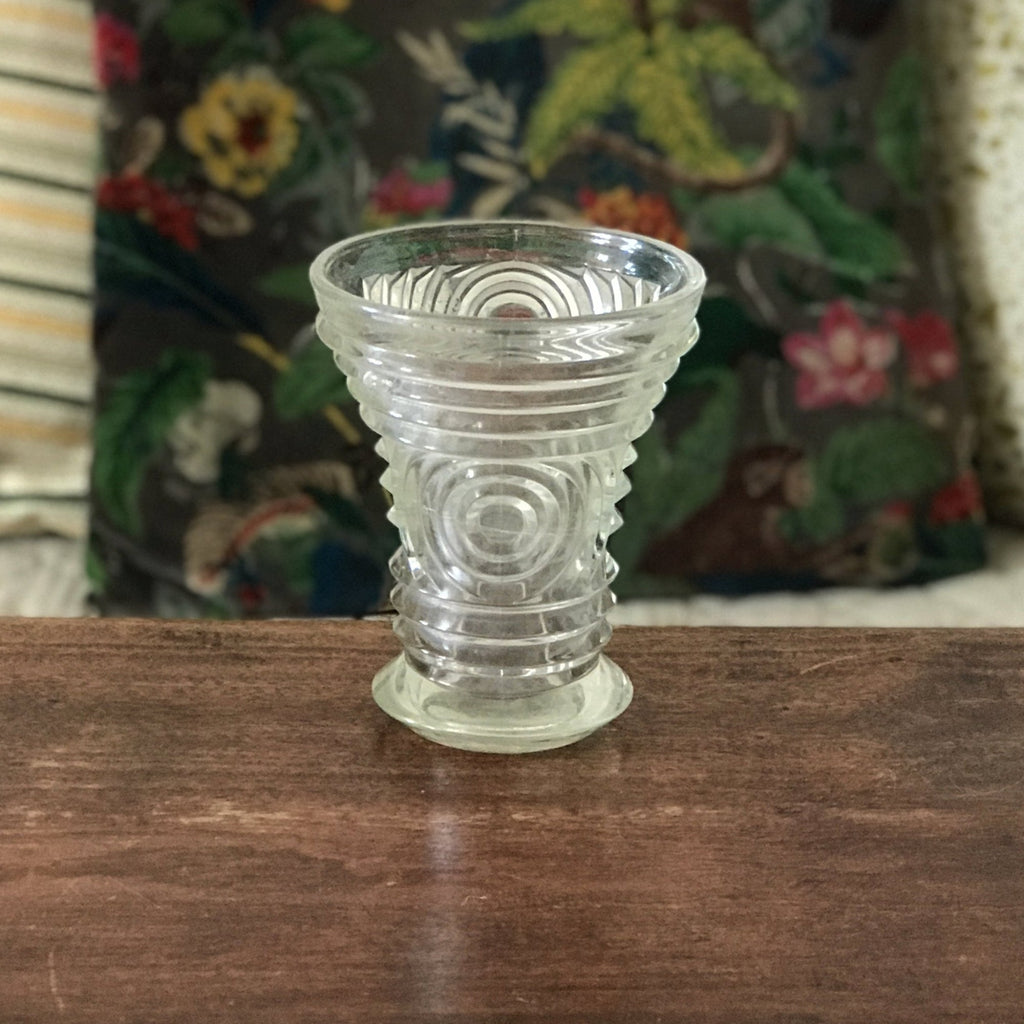 Petit vase évasé en cristal moulé hauteur de 14 cm par Hello Broc brocante en ligne