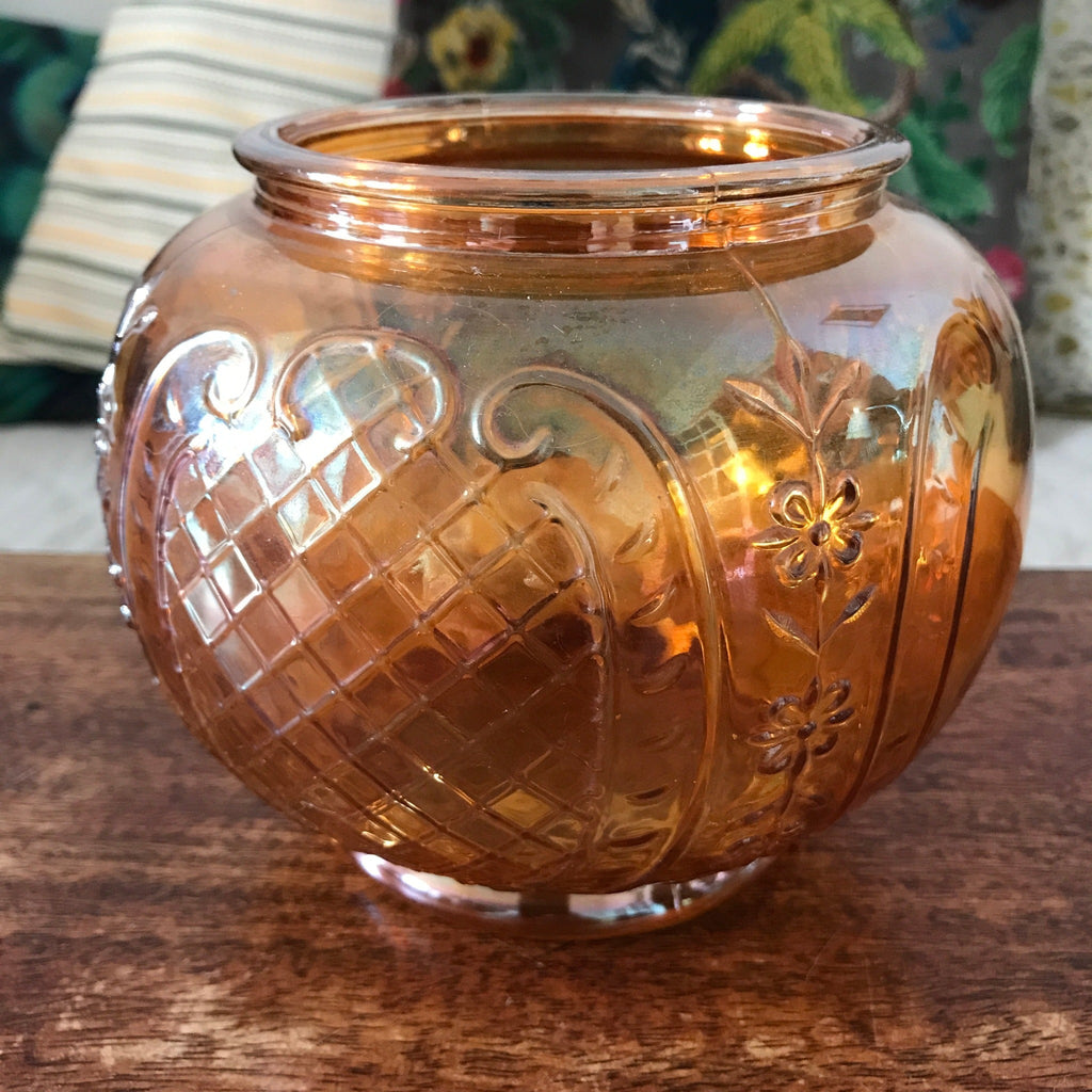 Vase boule en verre moulé orange irisé par Hello Broc brocante en ligne