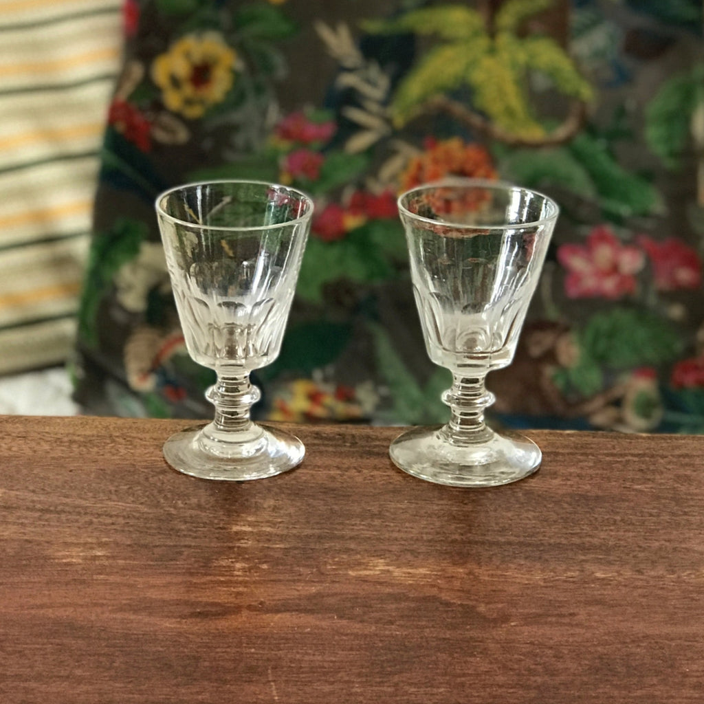 Paire de verres anciens à vin cuit ou à apéritif en verre soufflé à côtes plates - Hello Broc