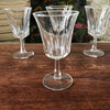 Lot de 4 petits verres à vin cuit sur pied évasés et striés contenance de 8 cl par Hello Broc brocante en ligne