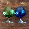 Lot de 5 verres ballons à cognac en verre moulé vert et bleu par Hello Broc brocante en ligne