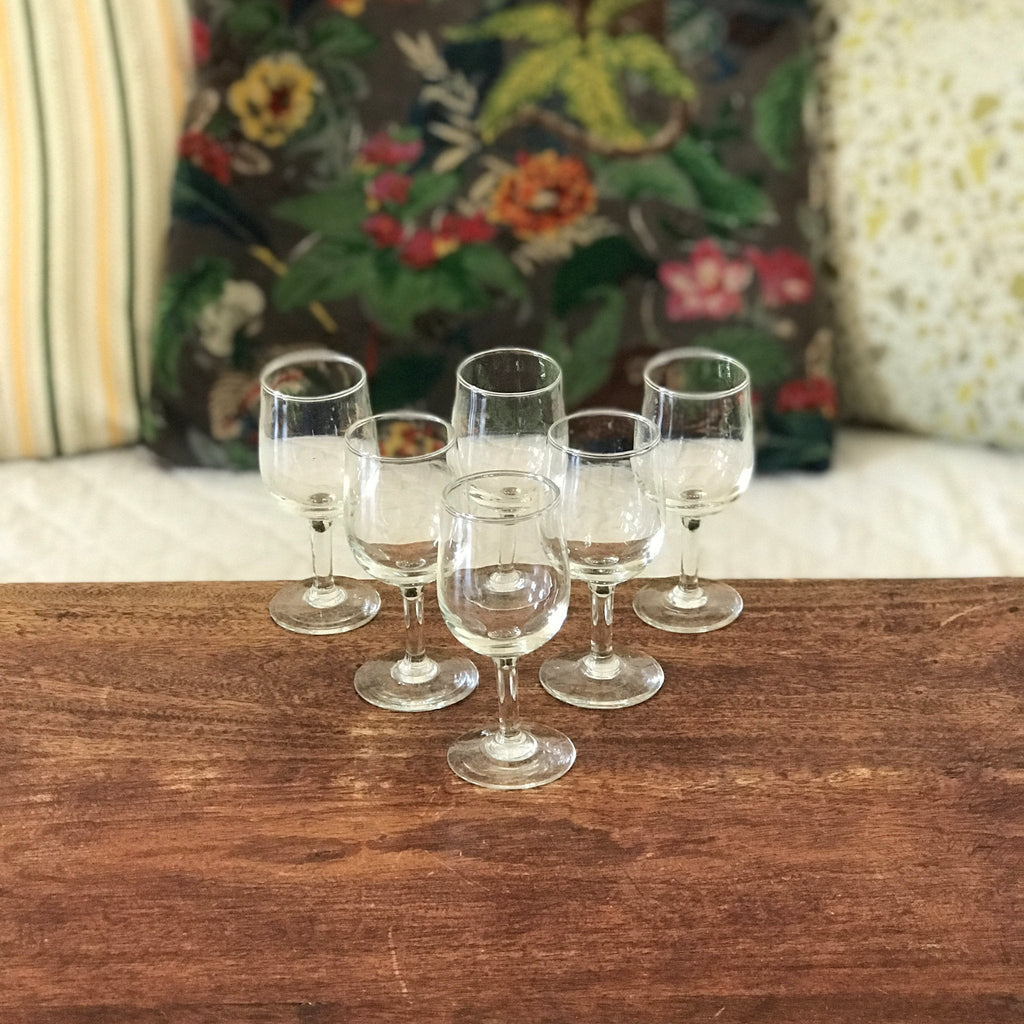 Lot de 6 verres à digestif sur pied en verre soufflé par Hello Broc brocante en ligne