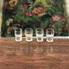 Lot de 4 petits verres à digestif  décoré de stries intérieures par Hello Broc brocante en ligne