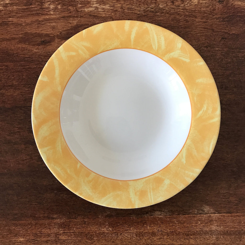 Lot de 6 assiettes à soupe en opaline blanche et orange Esso par Hello Broc brocante en ligne