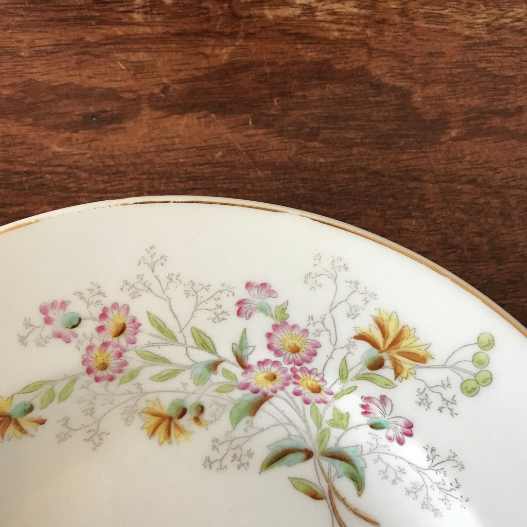 Lot de 6 assiettes creuses en porcelaine décor fleurs & papillon par Hello Broc brocante en ligne