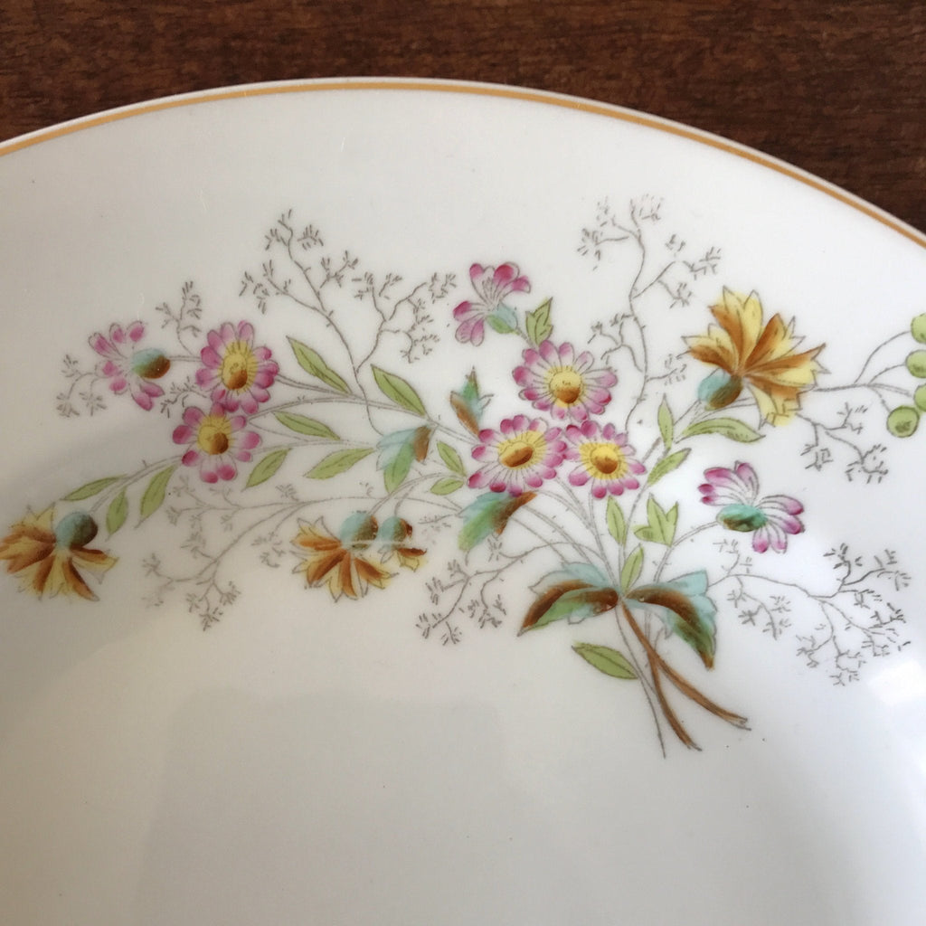 Lot de 6 assiettes creuses en porcelaine décor fleurs & papillon par Hello Broc brocante en ligne