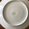 Lot de 4 assiettes plates en porcelaine blanche de Limoges liserés doré et bleu UML France par Hello Broc brocante en ligne