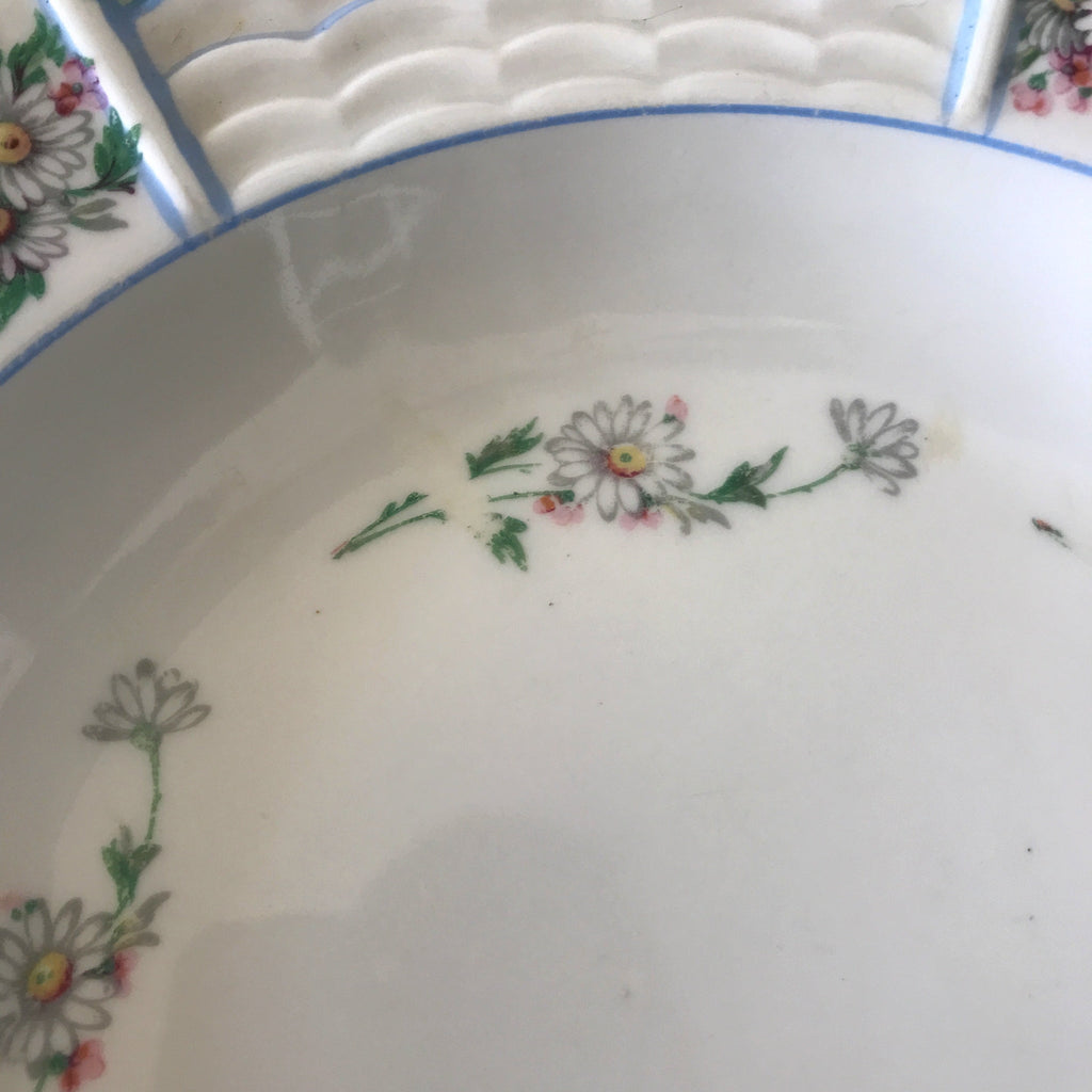 Lot de 4 assiettes creuses en porcelaine de Limoges A. Lanternier décor fleurs, vert et bleu par Hello Broc brocante en ligne