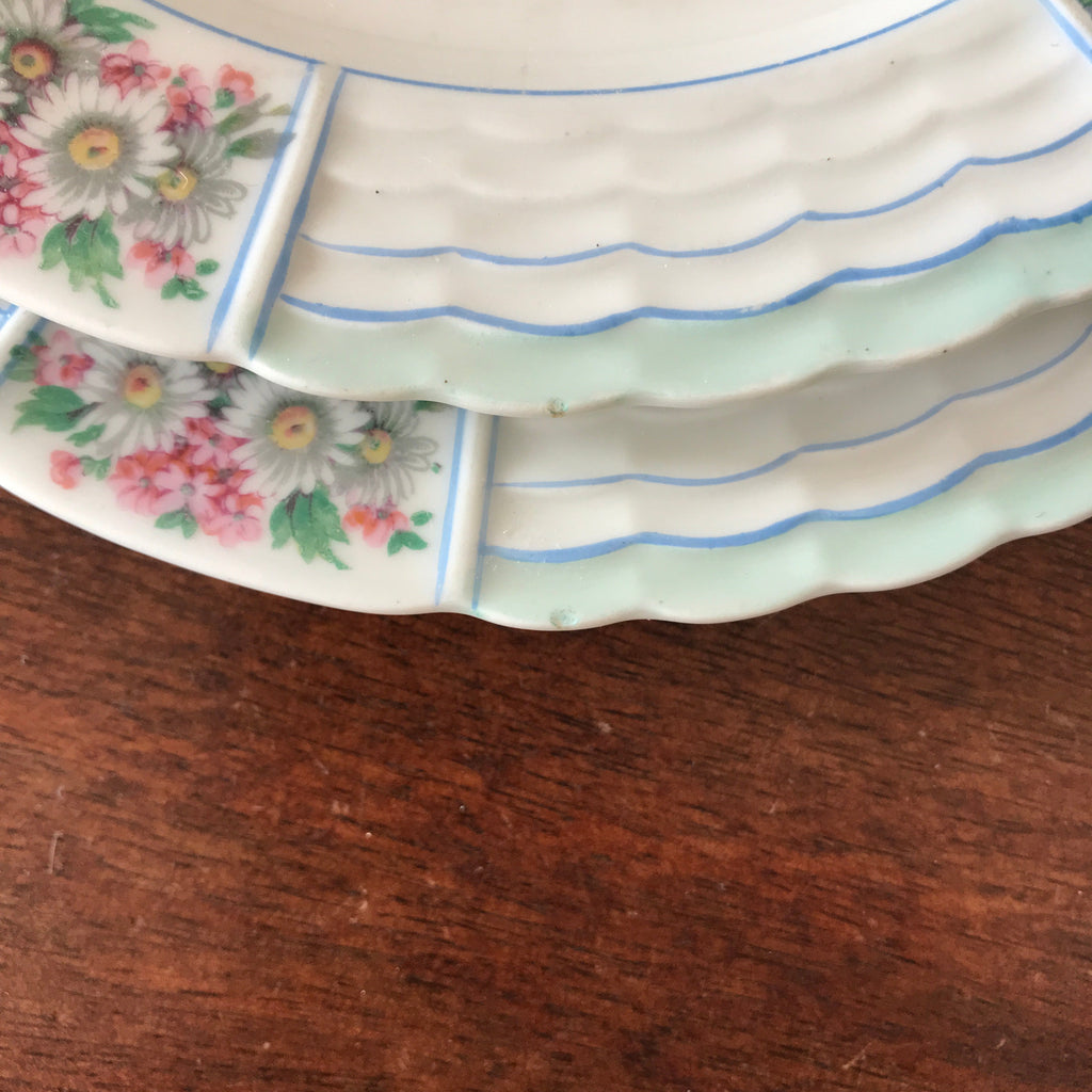 Lot de 5 assiettes à entremets ou à fromage en porcelaine de Limoges Lanternier décor bleu et fleuri diamètre de 22,5 cm par Hello Broc brocante en ligne