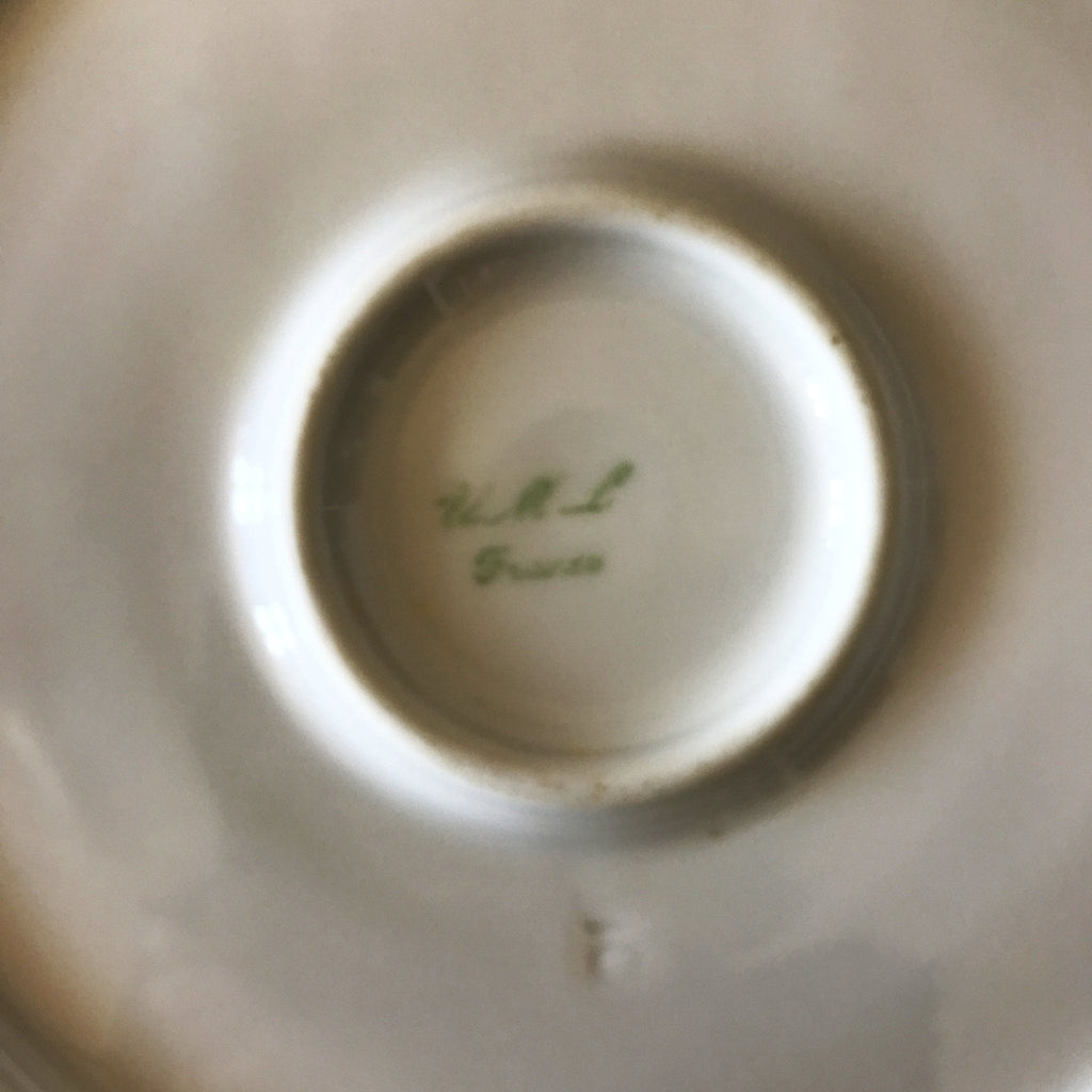 Plat de service rond et creux en porcelaine blanche liserés doré et bleu UML France par Hello Broc brocante en ligne