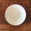 Plat de service rond et creux en porcelaine blanche liserés doré et bleu UML France par Hello Broc brocante en ligne