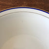 Plat de service rond et creux en porcelaine blanche liserés doré et bleu UML France par Hello Broc brocante en ligne