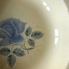 Plat de service rond et creux en faïence de Digoin décor roses bleues par Hello Broc brocante en ligne