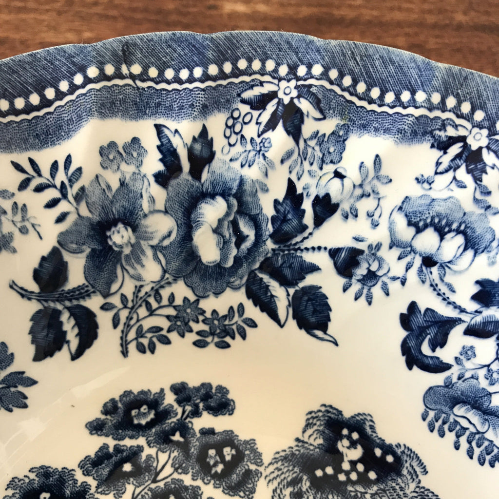 Petit saladier en faïence anglaise Churchill Staffordshire par Hello Broc brocante en ligne