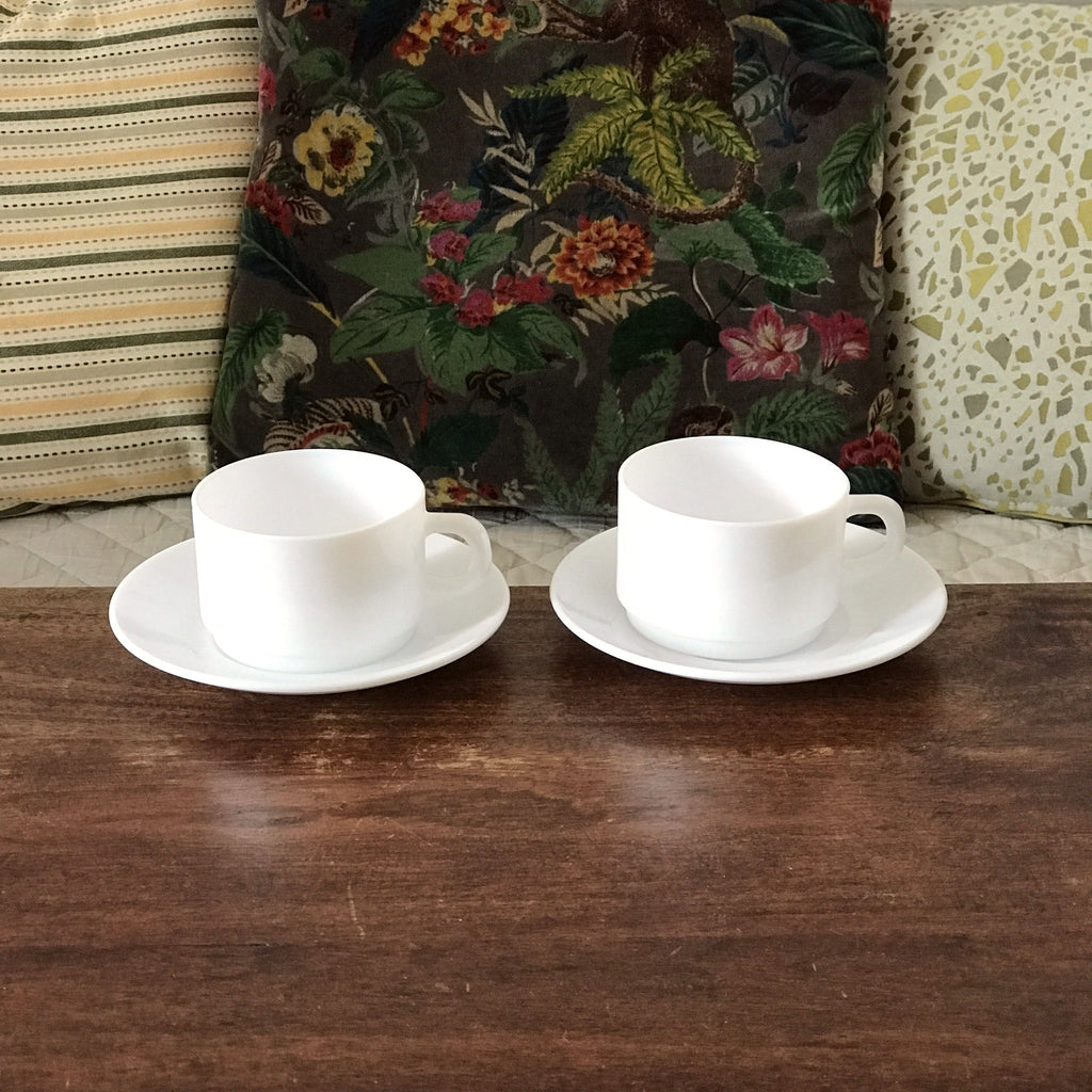 Lot de 2 tasses à thé et 2 soucoupes Arcopal en verre opalin blanc - Hello Broc