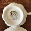 Tasse à thé et soucoupe coordonnée Royal Albert Bone China December par Hello Broc brocante en ligne