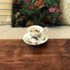 Tasse à thé et soucoupe coordonnée Royal Albert Bone China December par Hello Broc brocante en ligne
