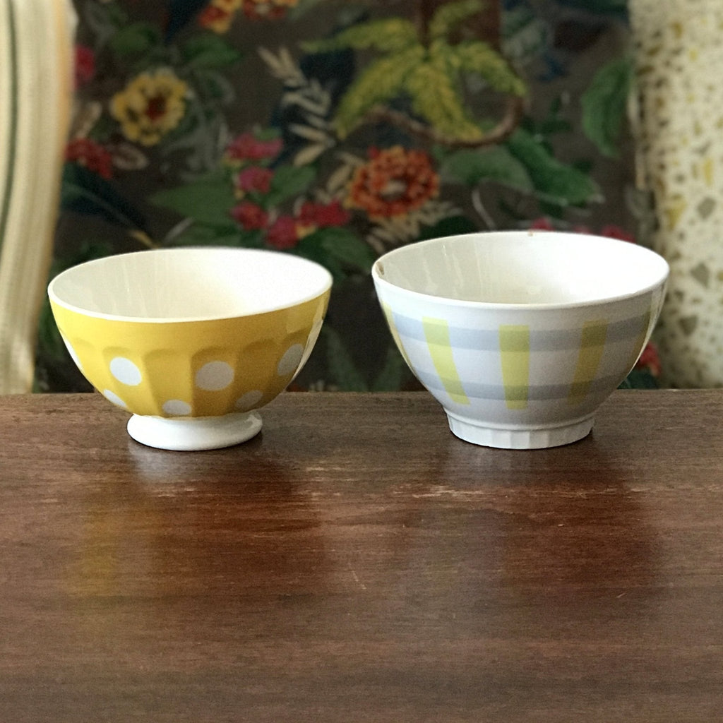 Ensemble de 2 bols en céramique jaune pois blancs et quadrillé gris et jaune par Hello Broc brocante en ligne