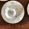 Service à café en porcelaine du Berry : 6 tasses, soucoupes, théière, sucrier et pot à lait par Hello Broc brocante en ligne