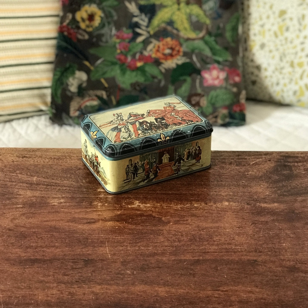 Boîte rectangulaire vintage en métal Biscuiterie Damoiseau par Hello Broc brocante en ligne