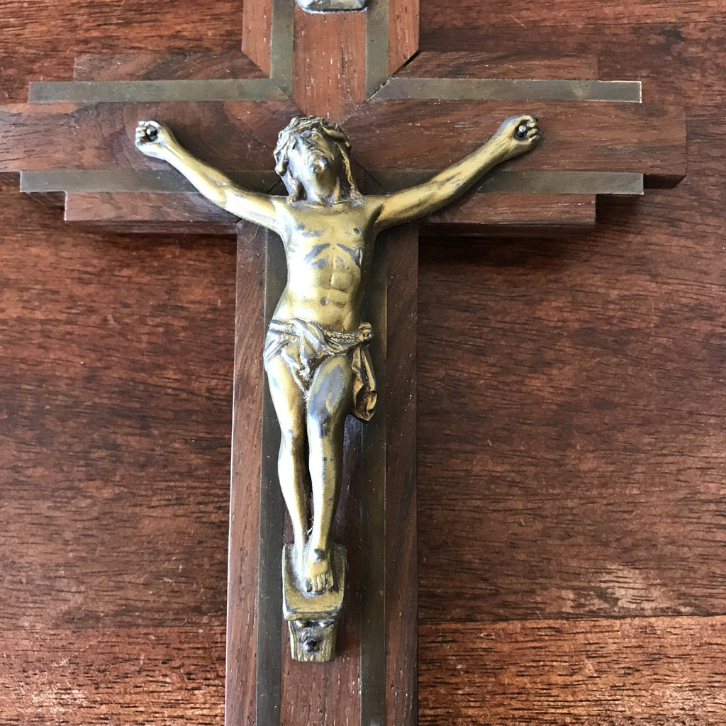 Crucifix années 40 en chêne, bronze doré et inserts en laiton par Hello Broc brocante en ligne