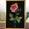 Canevas vintage d'une rose sur fond noir - Hello Broc