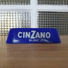 Cendrier publicitaire Cinzano en verre opalin bleu - Hello Broc