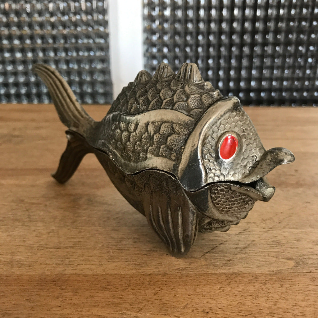 Cendrier articulé en forme de poisson en métal - Hello Broc