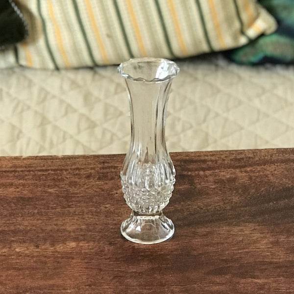 Petit vase à muguet ou soliflore en verre moulé incolore - Hello Broc