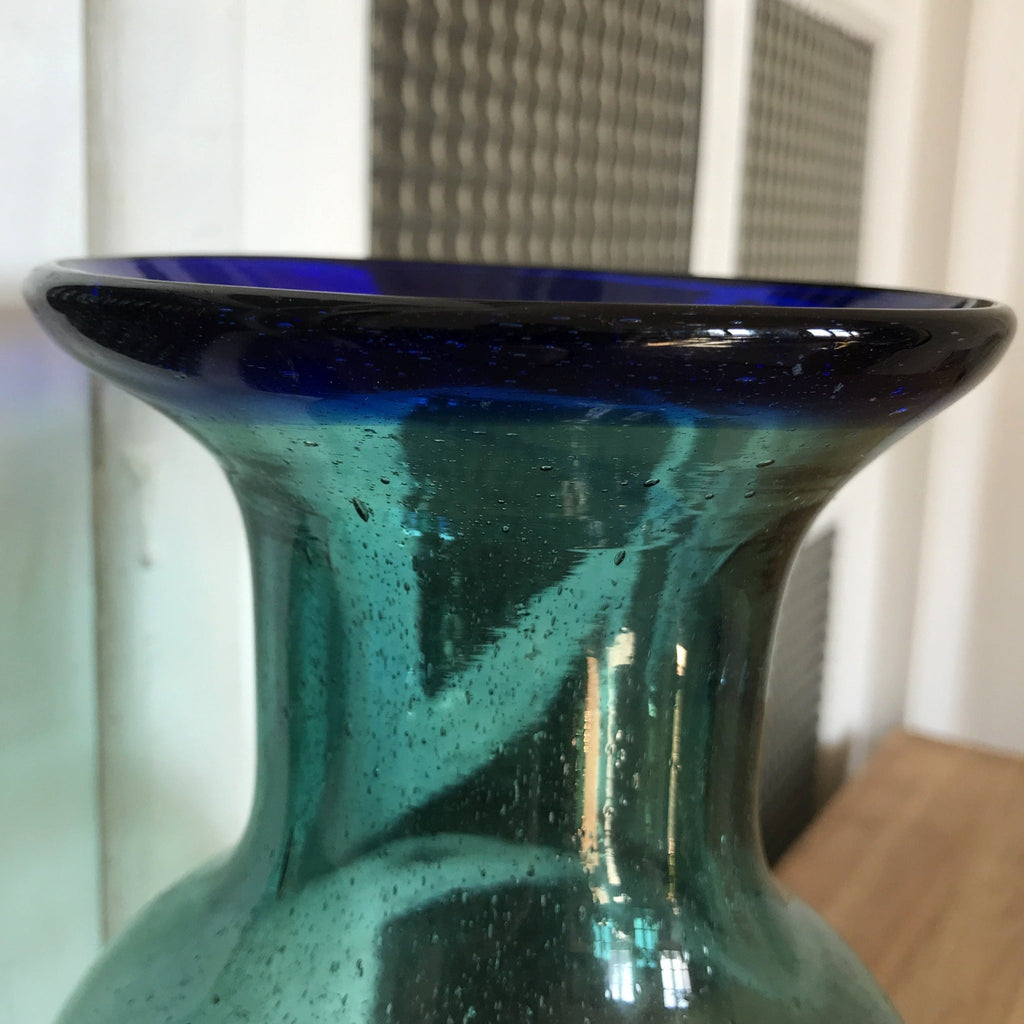 Grand vase dans le goût de Biot en verre bullé bleu - Hello Broc