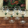 Lot de 4 verres à vin sur pied décorés d'une boule verte et blanche sous la coupe Arc France - Hello Broc