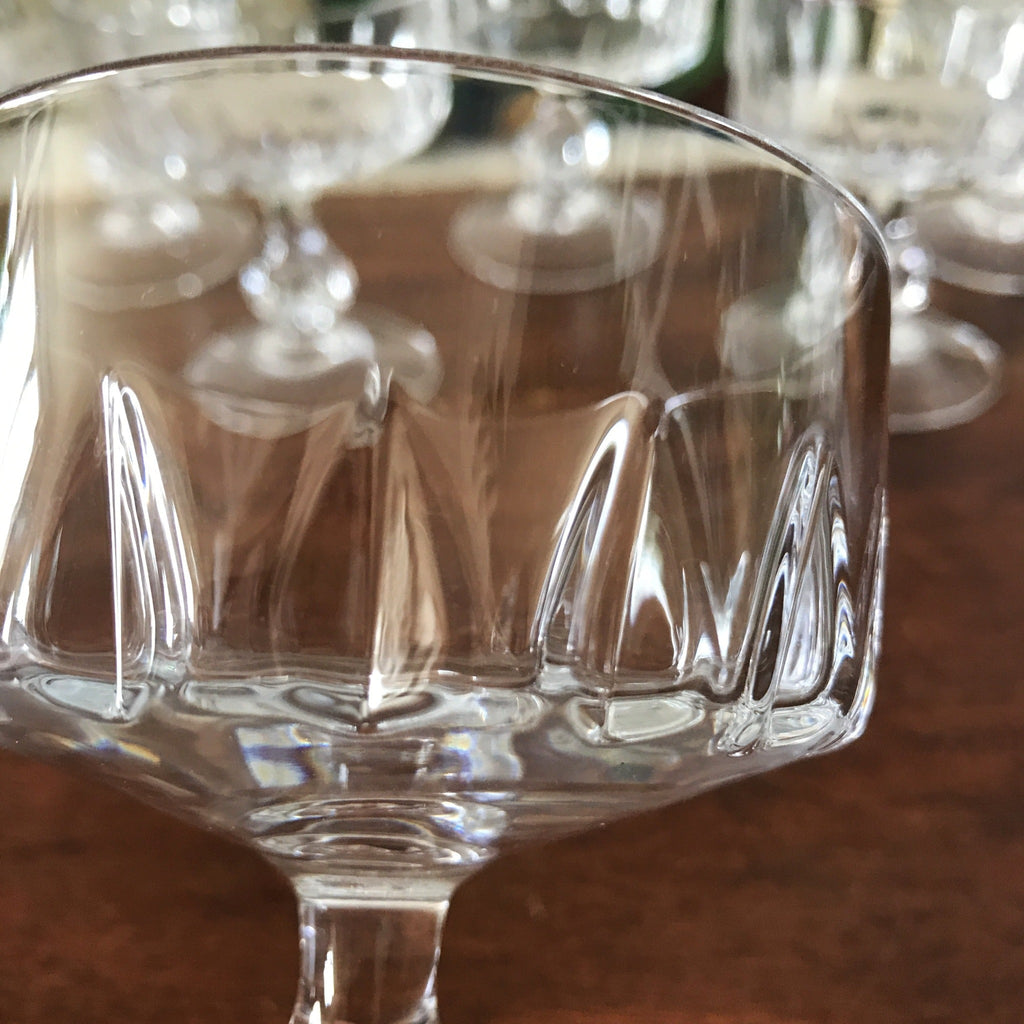 Lot de 6 coupes à champagne en cristal moulé par Hello Broc brocante en ligne