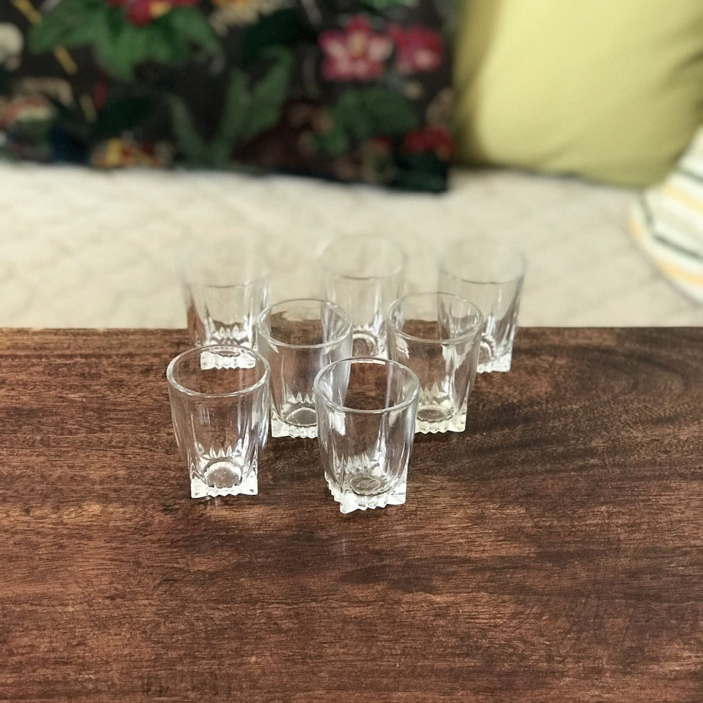 Lot de 7 verres à liqueur de bistrot forme gobelet - Hello Broc