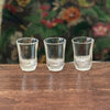 Lot de 3 verres anciens de bistrot à liqueur en verre moulé début XXème - Hello Broc brocante en ligne