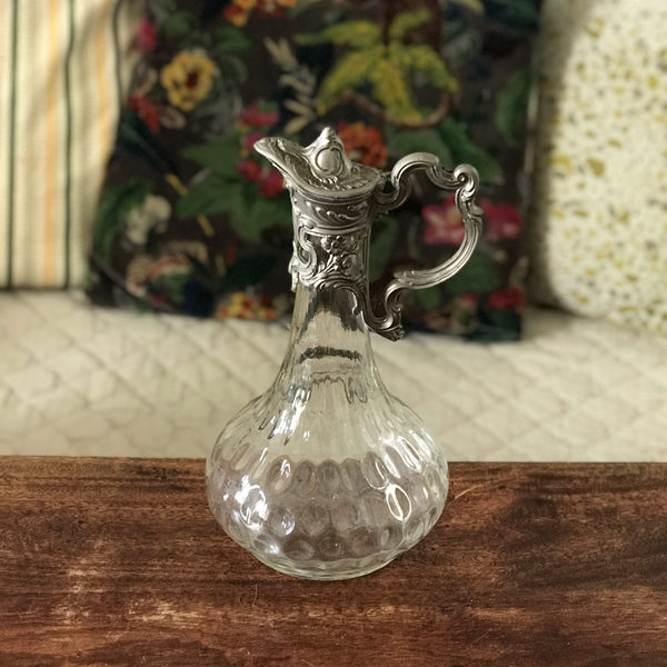 Aiguière carafe Art Nouveau en verre moulé et étain par Hello Broc brocante en ligne