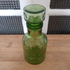 Carafe avec bouchon d'origine en verre moulé vert années 70 - 2 en stock - Hello Broc