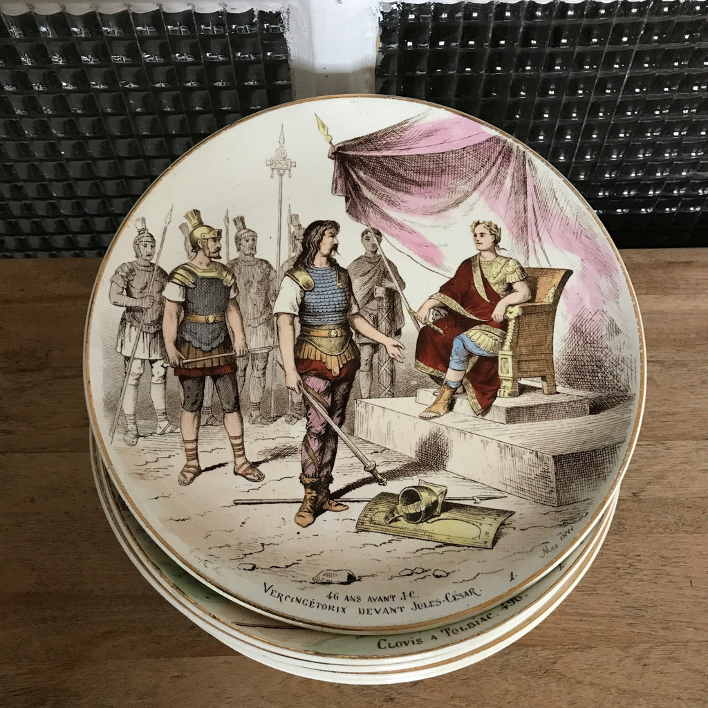 Lot de 6 assiettes en faïence polychrome Creil & Montereau Nos Gloires Militaires - Hello Broc