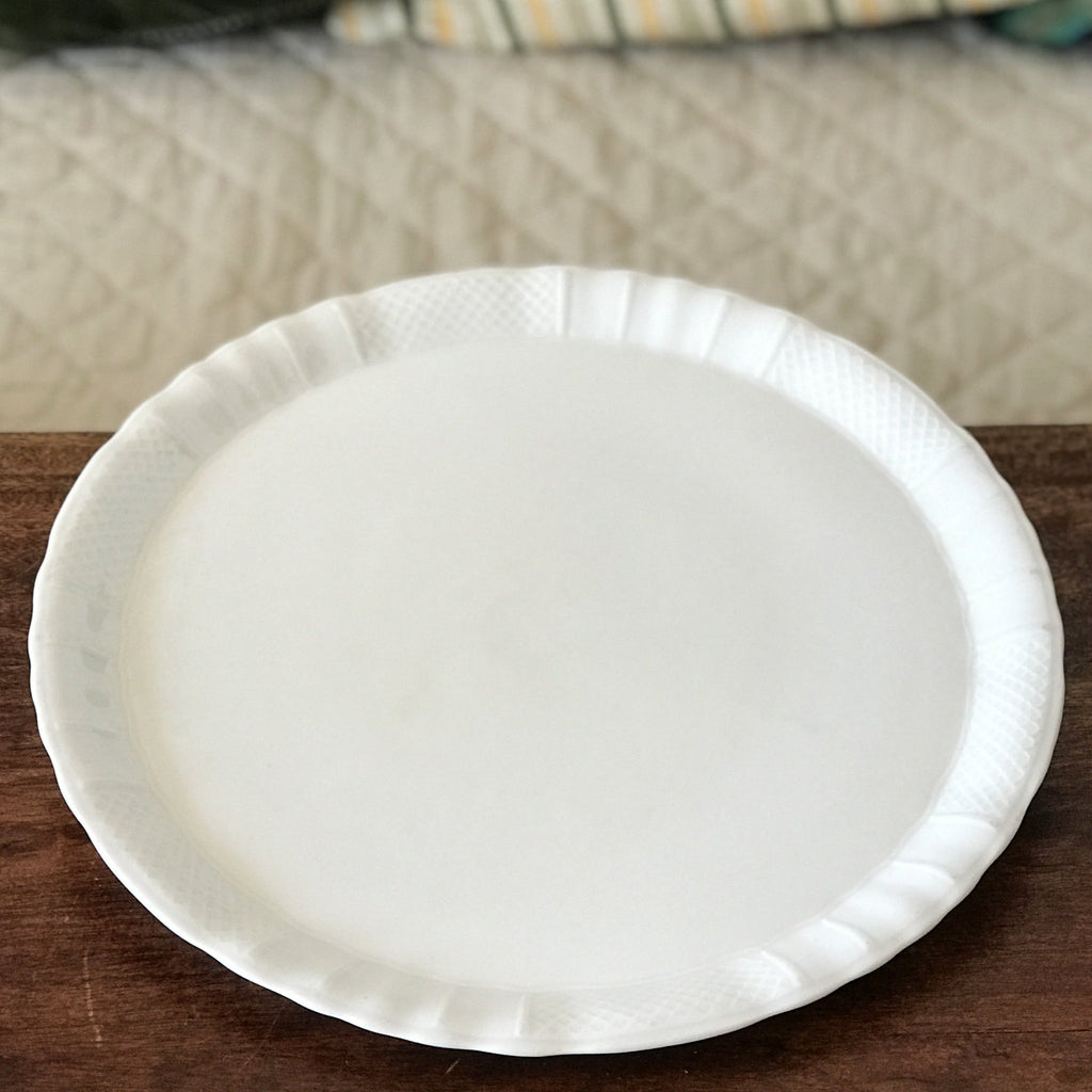 Plat de service à gâteau ou tarte en porcelaine de Limoges Bernardaud - Hello Broc