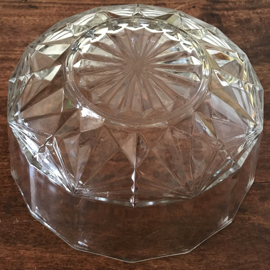 Saladier en verre moulé transparent fond étoilé par Hello Broc brocante en ligne